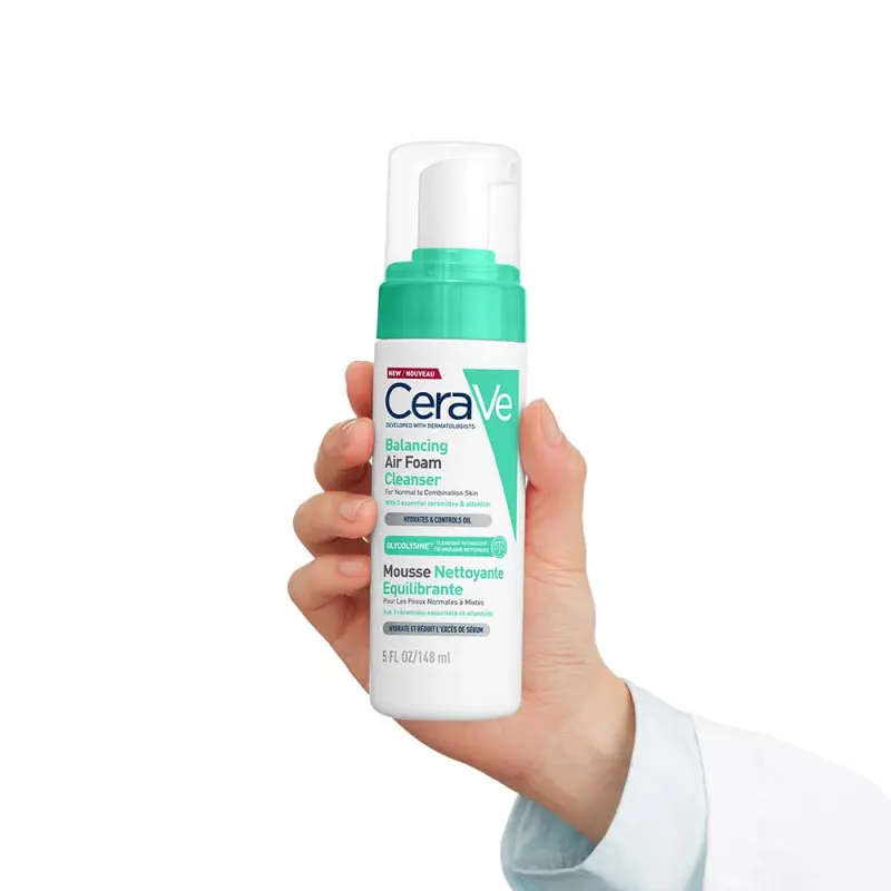 Kiegyensúlyozó könnyű habtisztító 148 ml