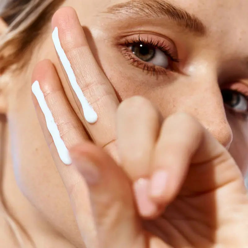 Ambre Solaire Super UV mindennapos fényvédő arcszérum, SPF 50+ (30 ml)