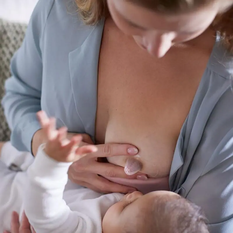 Avent SCF153/03 Mellbimbóvédő közepes méret 2 db